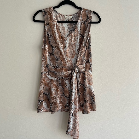 EMBER Tops - EMBER Women's Peplum Shaping Top, Size XL.